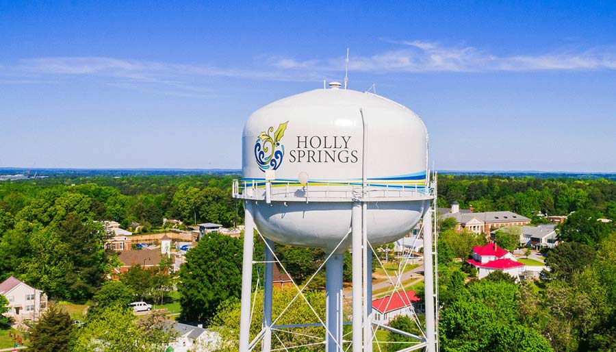 Holly Springs-branded water tower